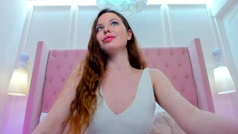 Mona online show from May 2026 02:45:01 PM