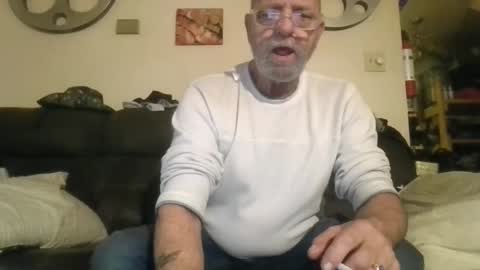 Snapshot of mondaymonday chatting on December 2024 11:12:02 AM mondaymonday online show from December 2024 11:12:02 AM
