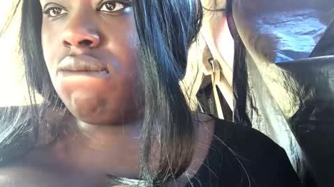Snapshot of moni_simone chatting on January 2025 08:47:02 PM moni_simone online show from January 2025 08:47:02 PM
