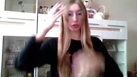 Monica online show from November 2025 10:15:02 AM