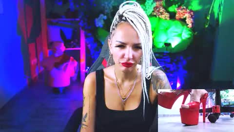 Monika online show from September 2025 11:22:02 AM