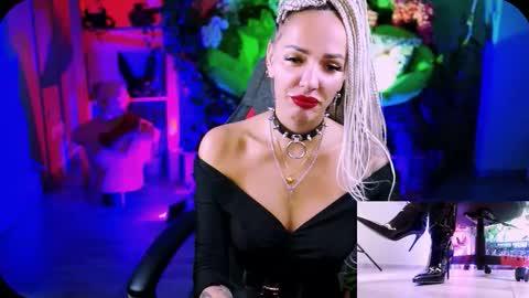 Monika online show from September 2025 11:03:01 AM