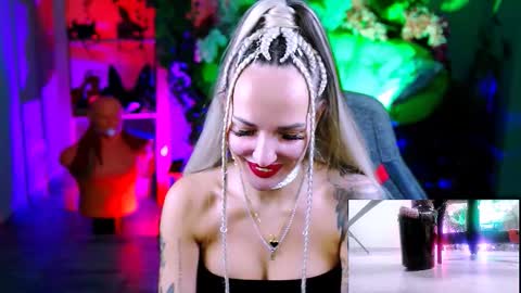 Monika online show from November 2025 12:07:02 PM