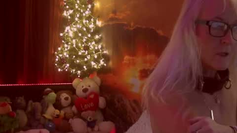 Snapshot of monicutex chatting on December 2024 06:28:01 AM Monika online show from December 2024 06:28:01 AM