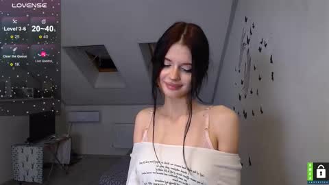 Snapshot of monika_mikado chatting on December 2025 12:31:02 AM monika_mikado online show from December 2025 12:31:02 AM