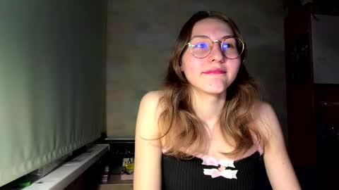 Snapshot of monikakotts chatting on June 2026 06:19:01 PM Mia online show from June 2026 06:19:01 PM