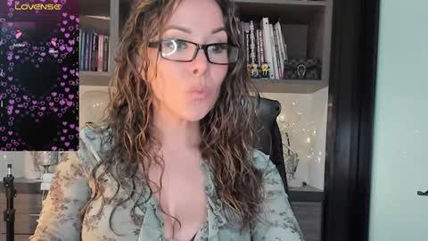 Snapshot of monilee69 chatting on January 2025 08:21:01 PM Monilee online show from January 2025 08:21:01 PM