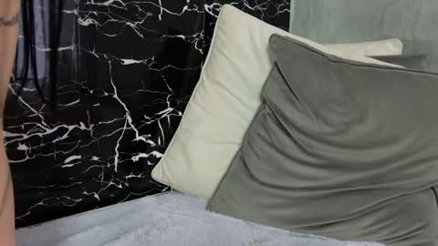 Snapshot of monique_a chatting on January 2025 08:35:01 AM Ask me online show from January 2025 08:35:01 AM