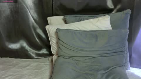 Snapshot of monique_a chatting on February 2025 04:00:02 PM Ask me online show from February 2025 04:00:02 PM