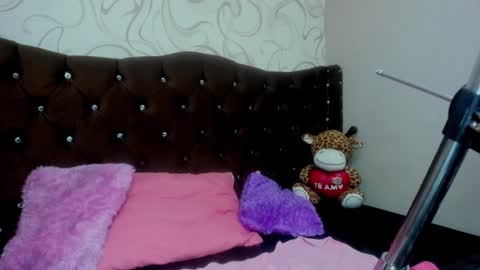 Snapshot of moniquehick chatting on October 2025 03:45:01 PM Monica online show from October 2025 03:45:01 PM