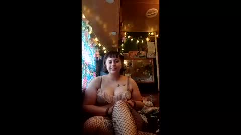 moniqueisalovergirl online show from April 2026 07:03:02 PM