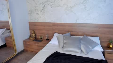 Monique  online show from January 2025 07:54:01 PM