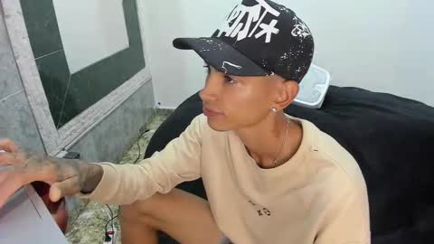 monkeyd_66 online show from February 2025 12:29:01 PM