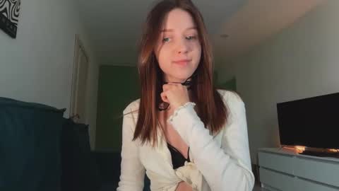 Snapshot of monnymoon chatting on October 2025 08:23:02 AM monnymoon online show from October 2025 08:23:02 AM