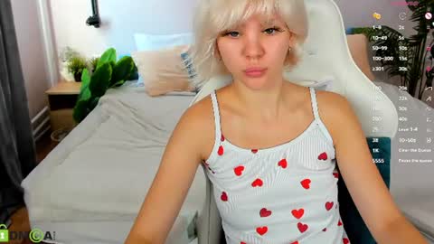 Snapshot of monro_doll chatting on July 2026 10:28:02 AM MONRO online show from July 2026 10:28:02 AM