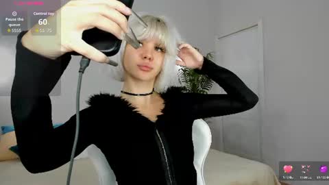 Snapshot of monro_doll chatting on July 2026 09:24:01 AM MONRO online show from July 2026 09:24:01 AM