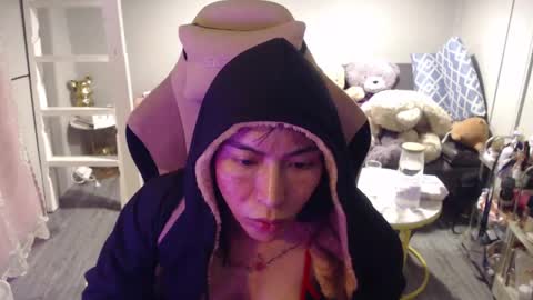 ELYSE A SIMPLE GIRL online show from April 2026 04:44:01 PM