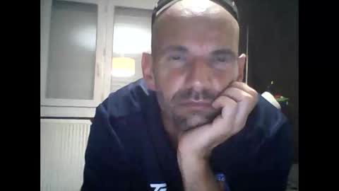 Snapshot of montmasse chatting on May 2026 11:21:01 PM montmasse online show from May 2026 11:21:01 PM