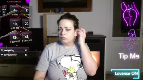 Snapshot of montserrat123 chatting on February 2025 09:58:02 PM Monse online show from February 2025 09:58:02 PM