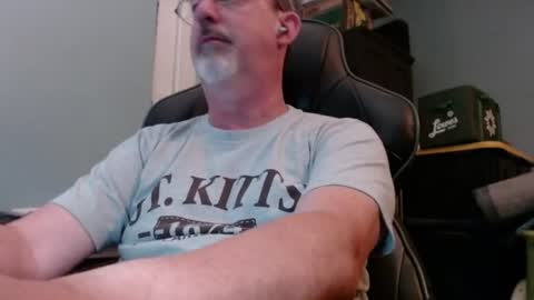 Snapshot of monty1071 chatting on July 2026 02:18:01 AM Maybe it is a midlife crisis... online show from July 2026 02:18:01 AM