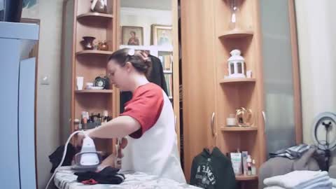 moodiemira online show from November 2025 09:09:02 AM