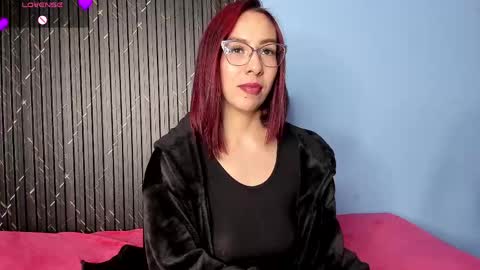 Snapshot of moolly_evanz chatting on April 2026 03:30:02 PM moolly_evanz online show from April 2026 03:30:02 PM