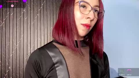 Snapshot of moolly_evanz chatting on April 2026 04:55:01 PM moolly_evanz online show from April 2026 04:55:01 PM