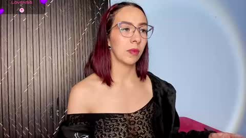 Snapshot of moolly_evanz chatting on April 2026 02:53:01 PM moolly_evanz online show from April 2026 02:53:01 PM