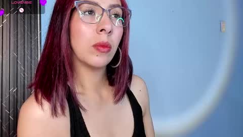 Snapshot of moolly_evanz chatting on April 2026 02:58:02 PM moolly_evanz online show from April 2026 02:58:02 PM