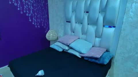 Snapshot of moom_ivy_ chatting on June 2026 12:44:01 PM online show from June 2026 12:44:01 PM