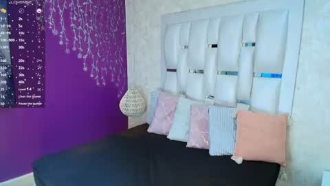 Snapshot of moom_ivy_ chatting on July 2026 12:11:01 PM online show from July 2026 12:11:01 PM