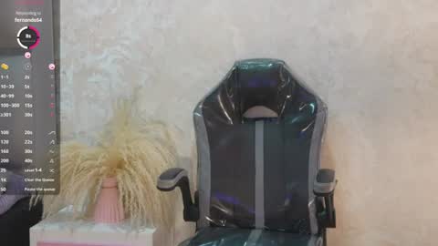 Snapshot of moom_ivy_ chatting on July 2026 12:30:01 PM online show from July 2026 12:30:01 PM