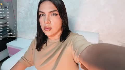 Snapshot of moom_ivy_ chatting on July 2026 01:07:01 PM online show from July 2026 01:07:01 PM