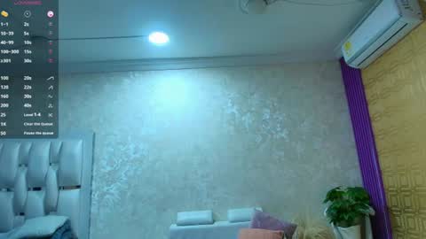 Snapshot of moom_ivy_ chatting on July 2026 12:34:01 PM online show from July 2026 12:34:01 PM