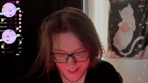 Snapshot of moon__girl chatting on June 2026 06:43:02 PM Roxy online show from June 2026 06:43:02 PM