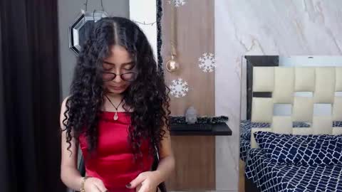 moon_and_fire_ online show from January 2026 05:56:01 AM