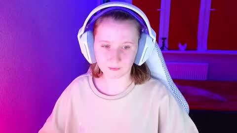 Lola online show from November 2025 03:22:01 PM