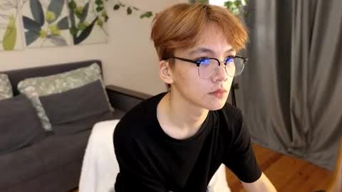 Snapshot of moon_felix chatting on November 2025 07:36:02 PM Felix and Maddy online show from November 2025 07:36:02 PM