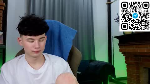 moon_gloww online show from February 2026 12:50:02 AM