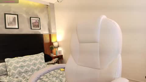 Sarah online show from March 2025 02:04:01 AM