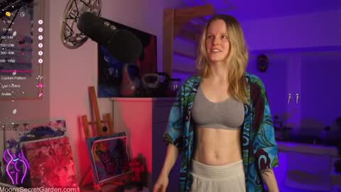 Snapshot of moon_nymph chatting on January 2025 07:07:01 PM Moon Nymph online show from January 2025 07:07:01 PM