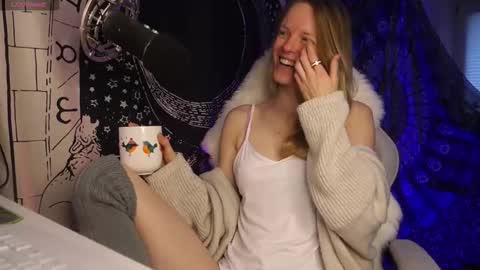 Snapshot of moon_nymph chatting on November 2025 08:11:02 AM Moon Nymph online show from November 2025 08:11:02 AM