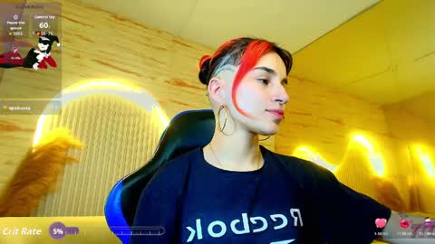 Snapshot of moon_red_r chatting on May 2026 12:44:02 PM Moon online show from May 2026 12:44:02 PM