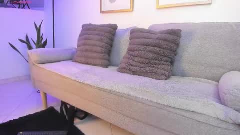 Moon  online show from May 2026 03:33:01 AM