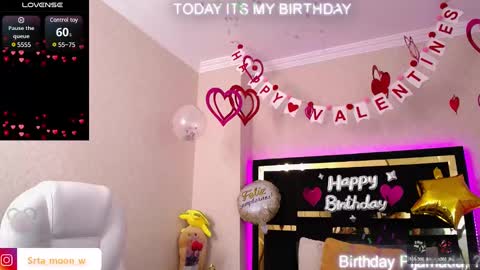 Snapshot of moon_water__ chatting on February 2025 11:04:01 AM Moon Water online show from February 2025 11:04:01 AM