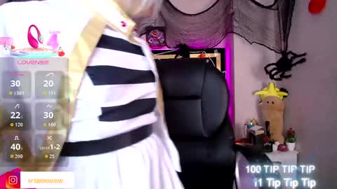 Snapshot of moon_water__ chatting on October 2025 10:06:01 AM Moon Water online show from October 2025 10:06:01 AM