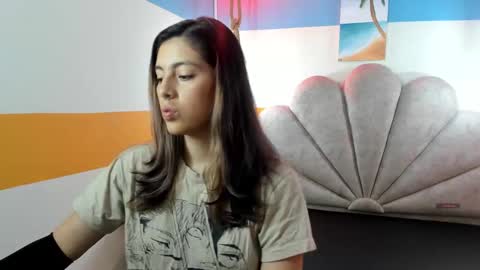 Snapshot of moon_winy chatting on September 2025 11:44:01 AM Winy online show from September 2025 11:44:01 AM