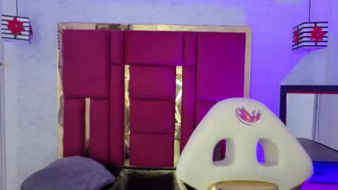 Snapshot of moon_winy chatting on February 2026 11:18:01 AM Winy online show from February 2026 11:18:01 AM