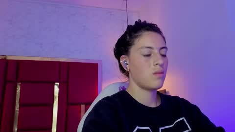 Snapshot of moon_winy chatting on March 2026 11:39:02 AM Winy online show from March 2026 11:39:02 AM