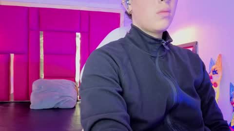 Snapshot of moon_winy chatting on March 2026 11:48:02 AM Winy online show from March 2026 11:48:02 AM